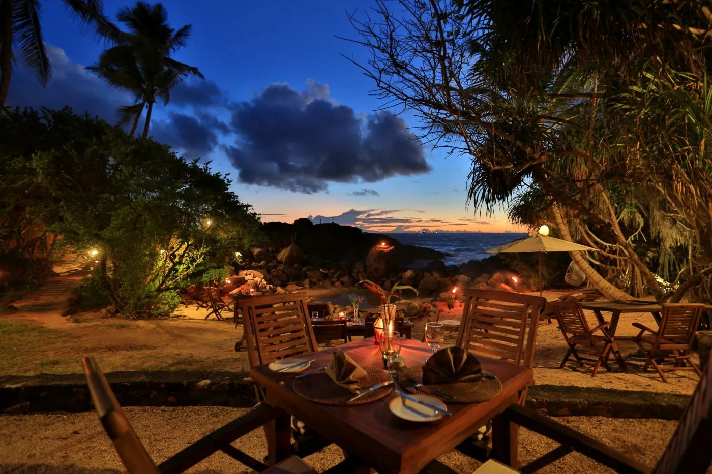 Dining at Thaproban Pavilion
